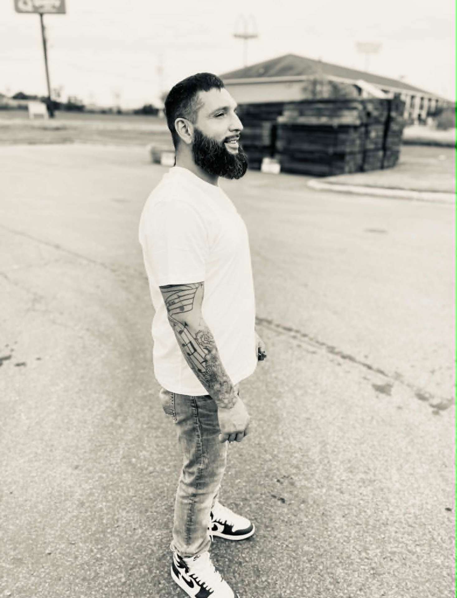Carlos Ynocencio, master barber at Sevenfold